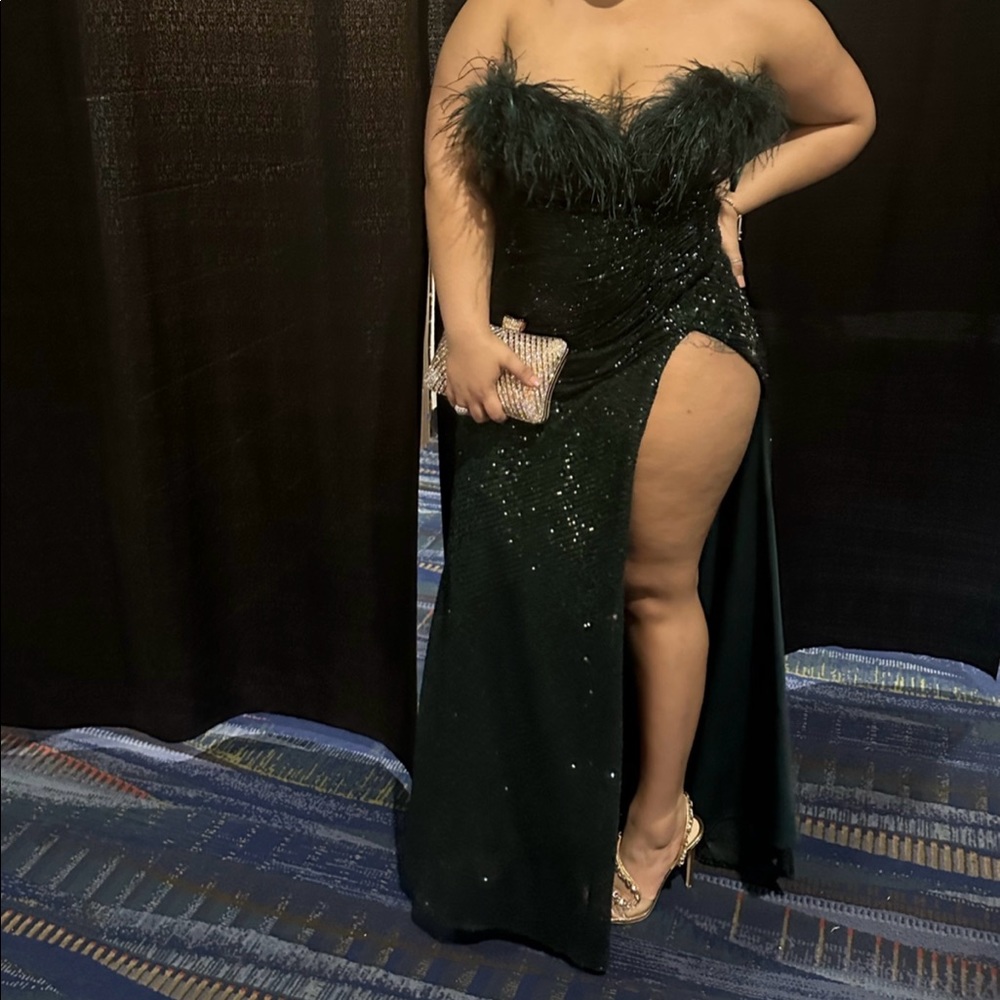 Amazing vibrant emerald gown. Great for prom season , ball or event.